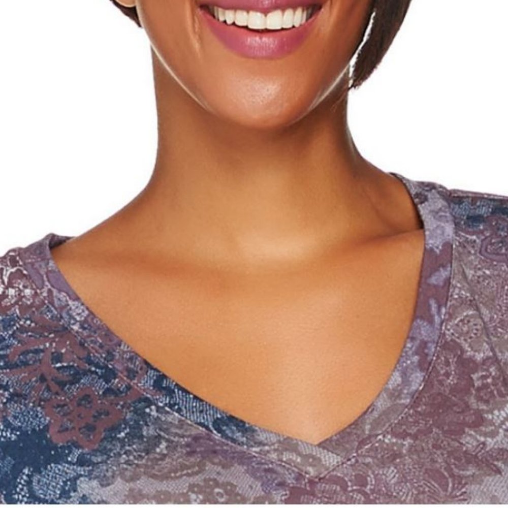 LOGO French Terry Printed Top w/ Asymmetric Hem - Picture 4 of 4